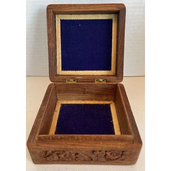 VTG Hand Carved Wooden Box Mother Pearl Inlay Trinket Hinged Lid 5”X5”X2.5” - Picture 3 of 13
